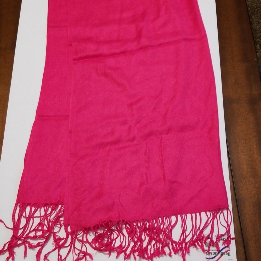 Novica 30% silk scarf